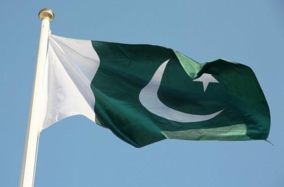 Pakistan, aereo si schianta in fase di atterraggio a Karachi