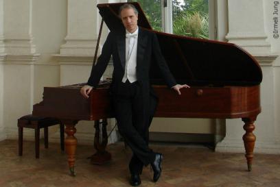 Giovanni Bellucci, celebre pianista in concerto al Teatro Eliseo