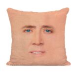 Cuscino di Nicolas Cage disponibile su Amazon